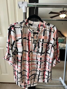 Abstract Plaid Roll-Sleeve Bliuse in Pink, Black and White Sz L